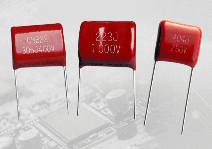 金屬薄膜電容裂了和鼓起了還能用嗎？